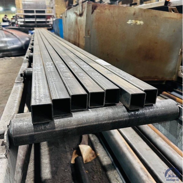 Труба профильная 40х40х2.5 мм ст 09Г2С